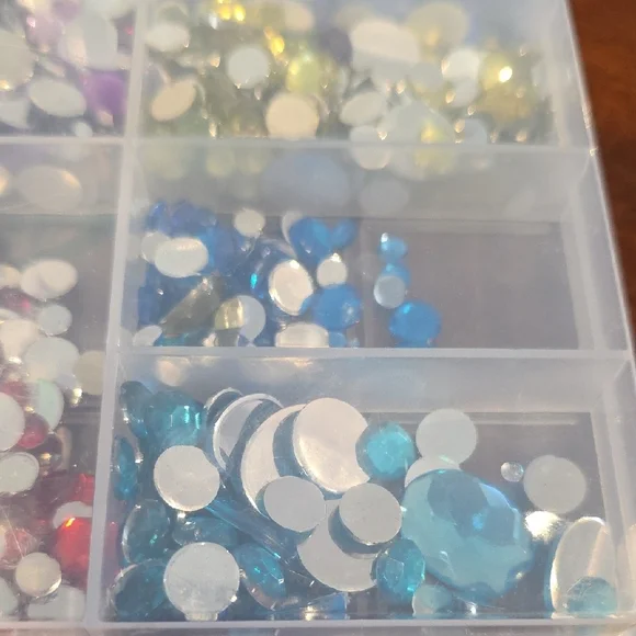 (J61) Multi-Color Rhinestone Set - Picture 4 of 6